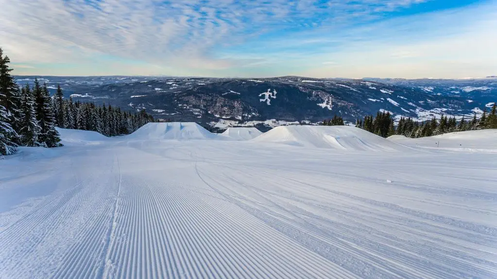 skiing in cairngorms mountains